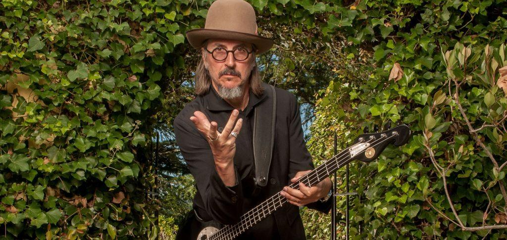 les claypool bassplayer primus