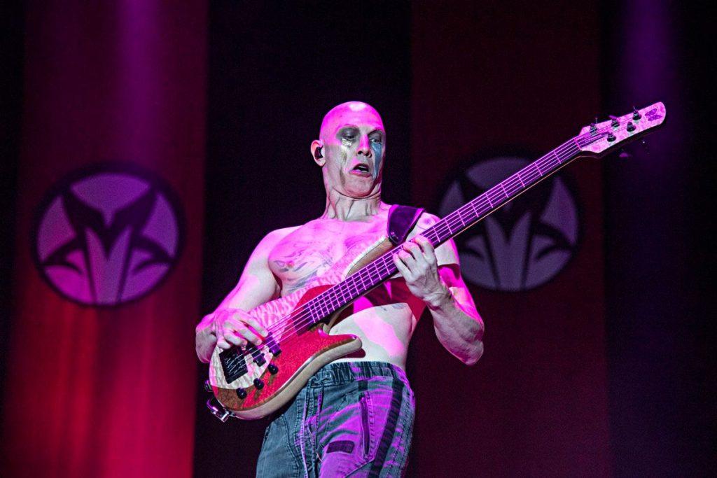 ryan martinie mudvayne bass player