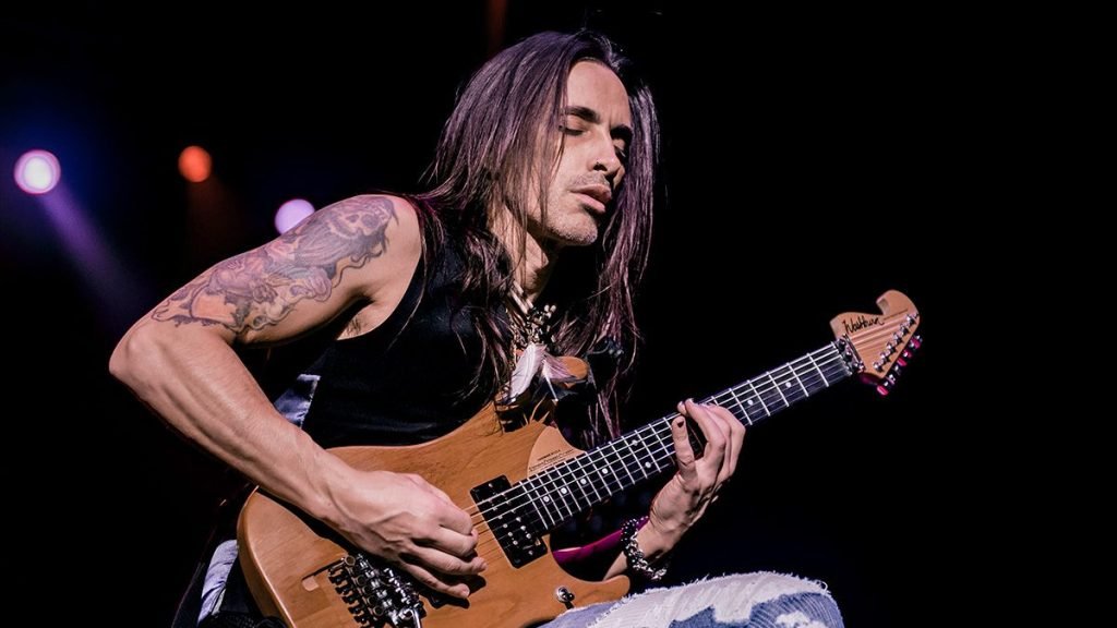 Nuno Bettencourt Extreme guitar player